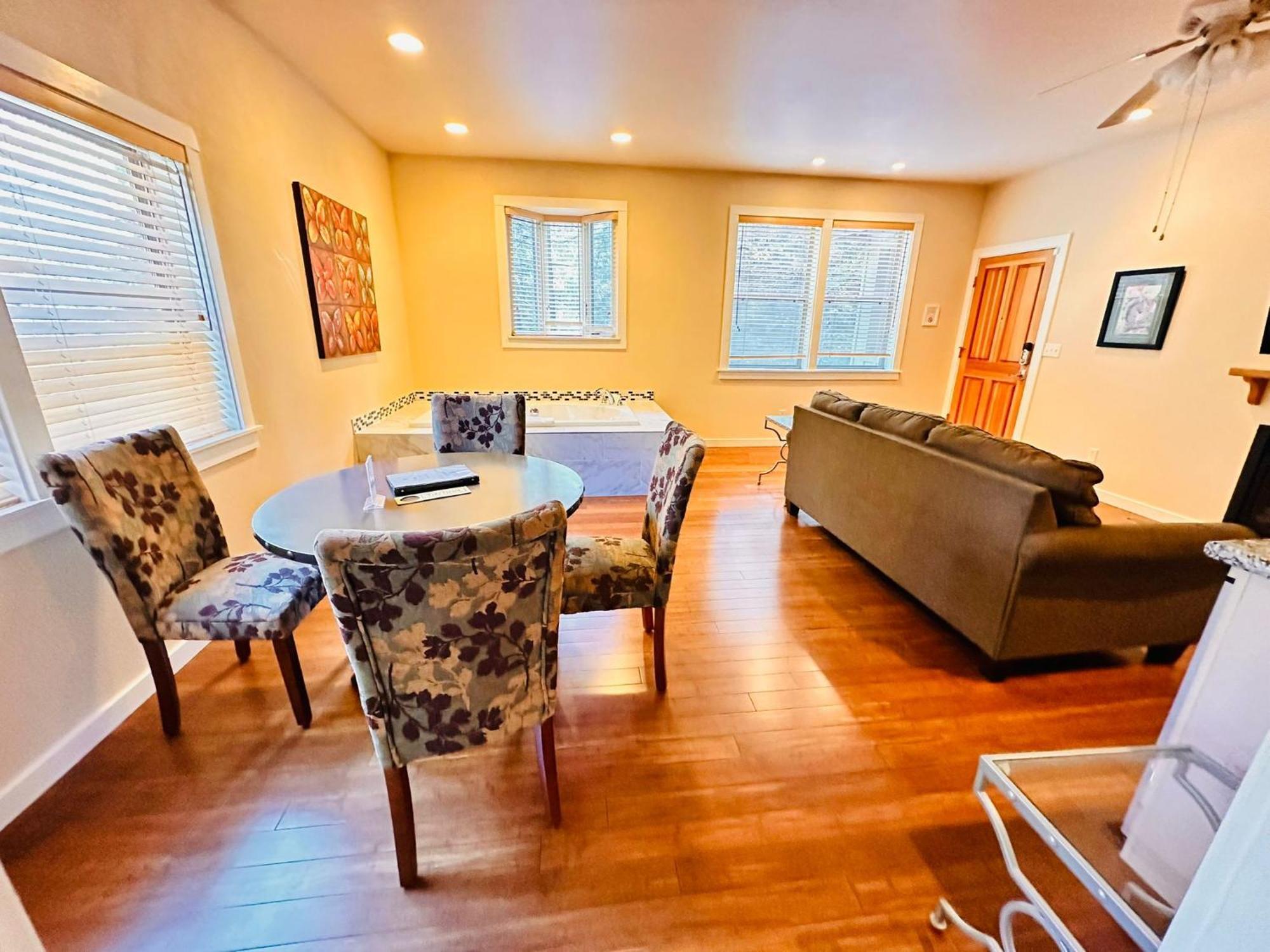 Bed & Breakfast The At Shasta Lakehead