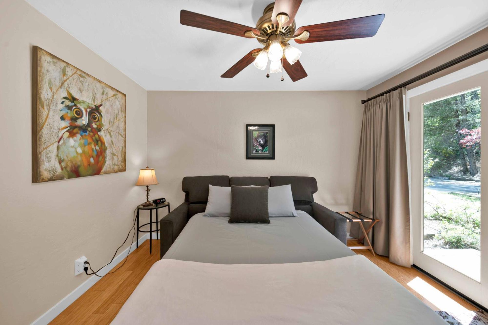 The At Shasta Bed & Breakfast